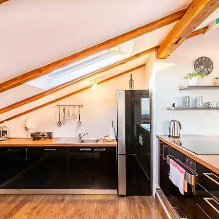 Lena Apartman Rijeka